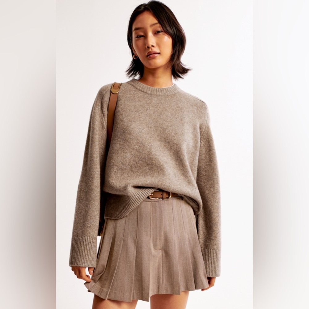 NWOT! A&F Madeline Crew Sweater